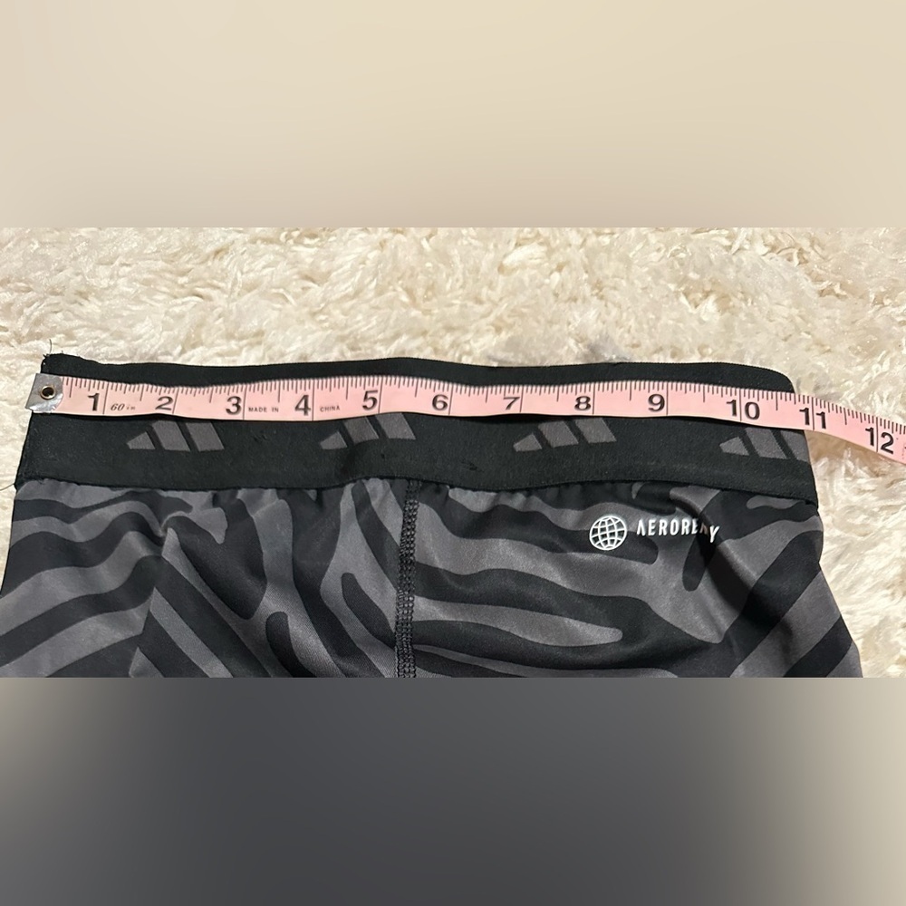 Adidas Women’s Size XS Black Zebra Print Leggings EUC - Picture 6 of 7